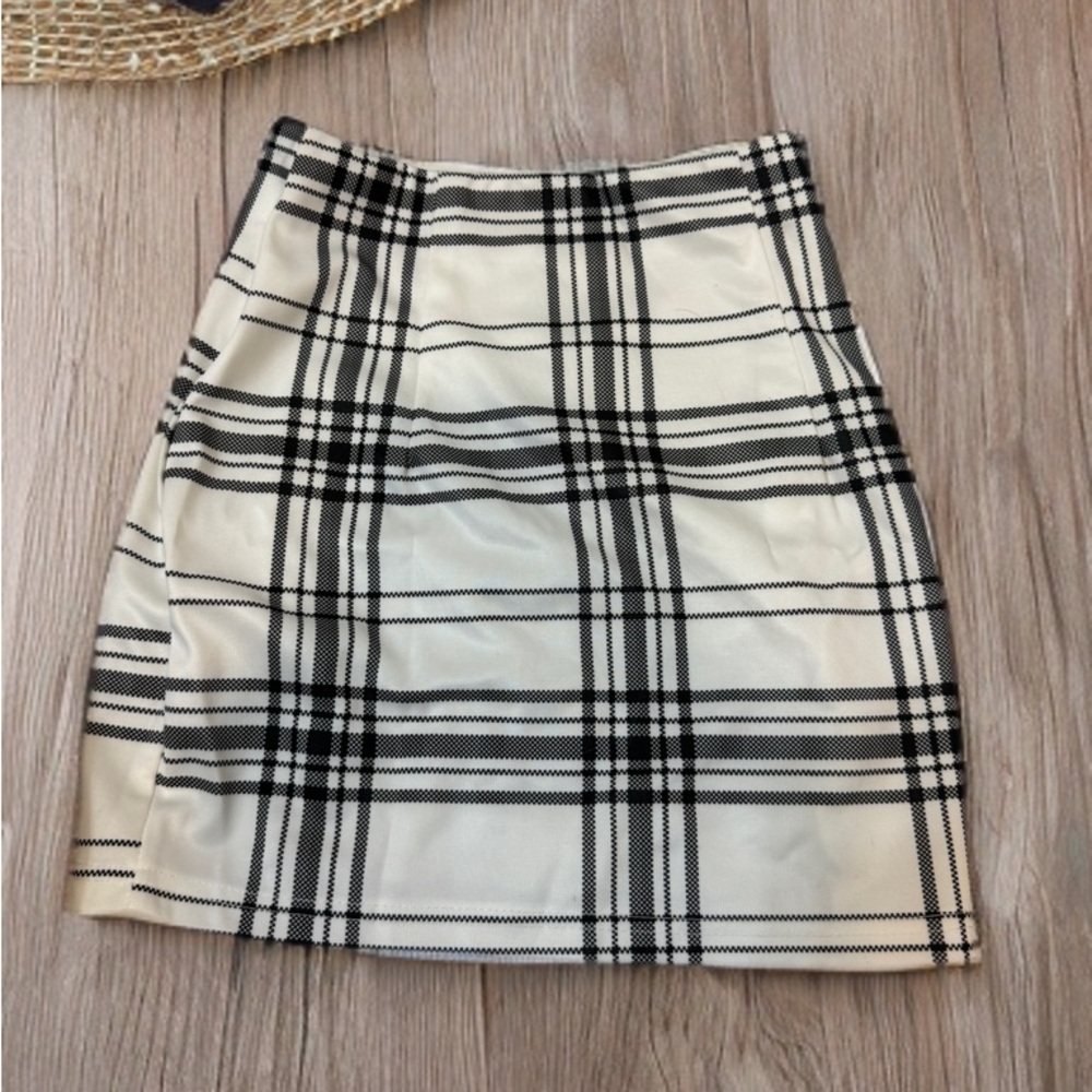 Plaid mini skirt